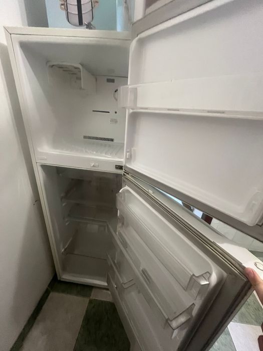 Продаем хороший Холодильник