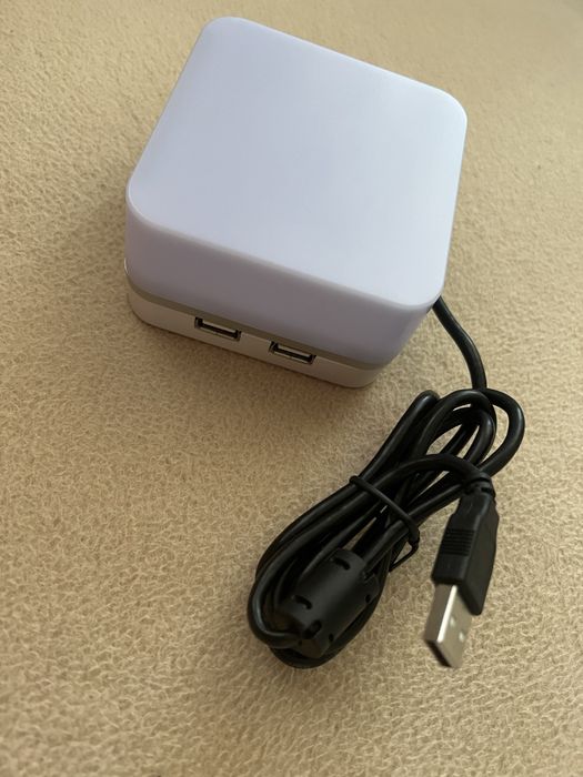 USB HUB 2.0 с часовник