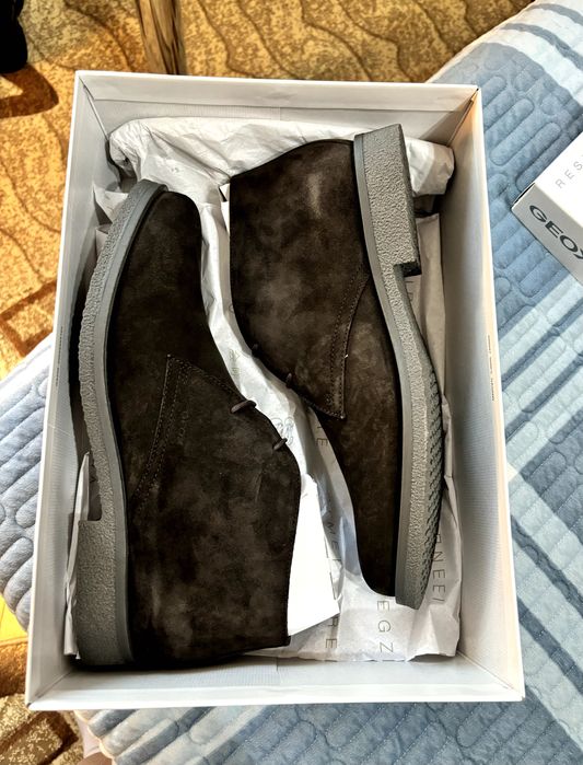 Ghete Geox marimea 43 noi, piele intoarsa