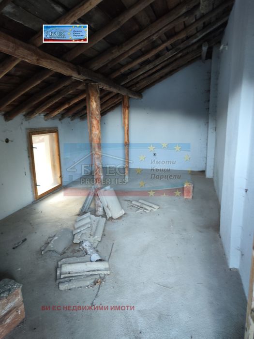 Къща в с. Гълъбовци 105 м² и двор 600m²