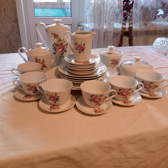 Чайный и столовый сервиз