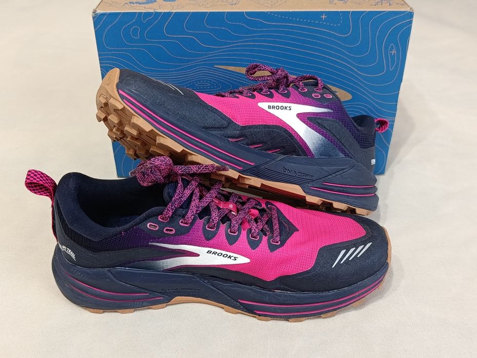Brooks Дамски обувки за бягане Brooks Cascadia 16