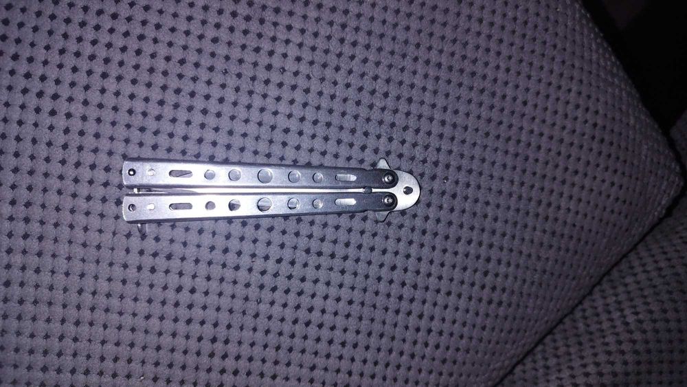 Продавам нож пеперудка