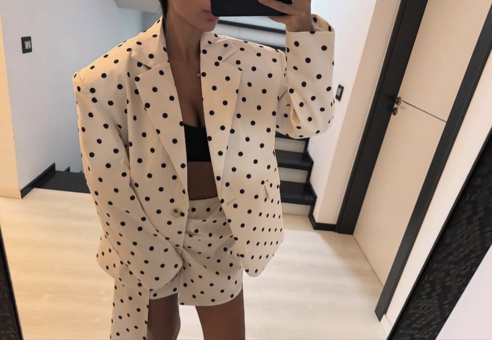 Set format din sacou si fusta