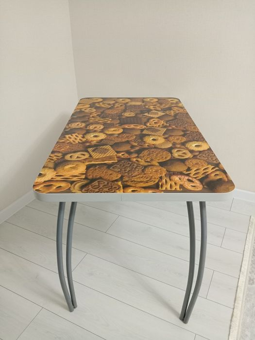 Стол кухонный размер 1.20*70