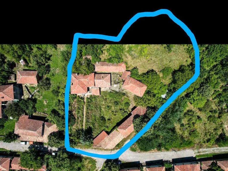 Продава се къща с голям двор и постройки в с. Ловнидол, общ. Севлиево!