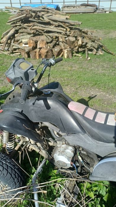 Vând ATV 250 cc negociabil