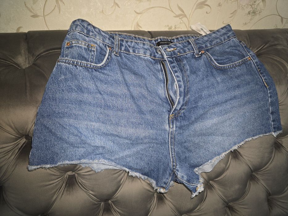 Pantaloni scurti din denim femei