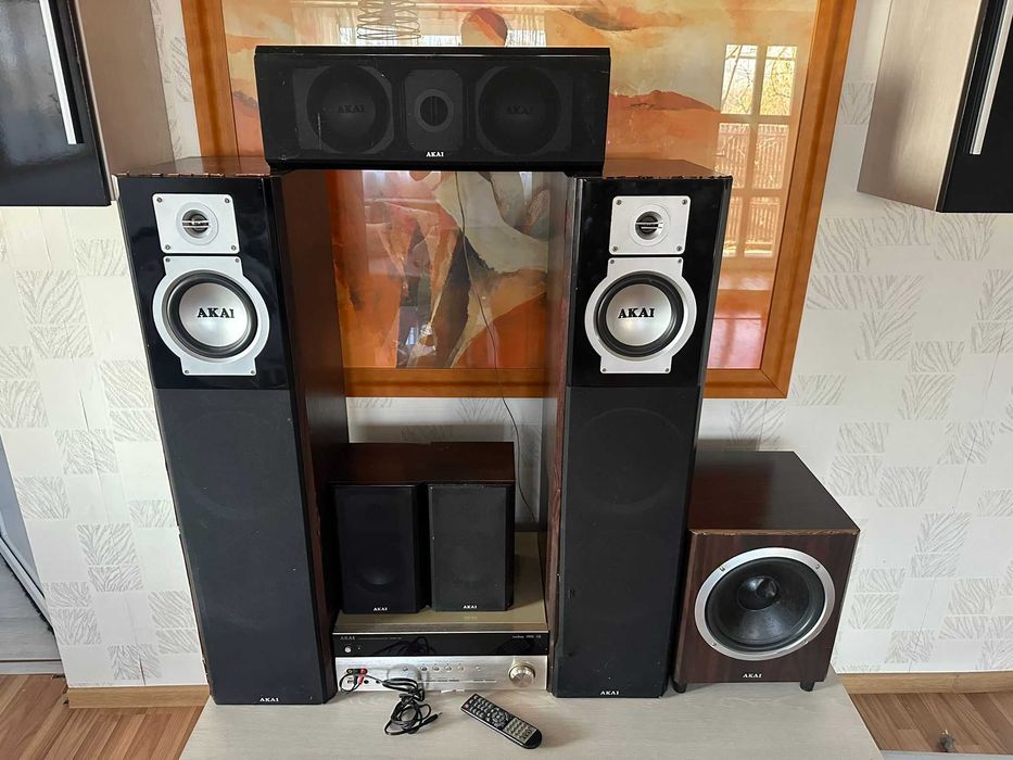 Sistem Audio 5.1 Akai SS006A-305 + Sistem Boxe AS030RA-780B, 375W RMS