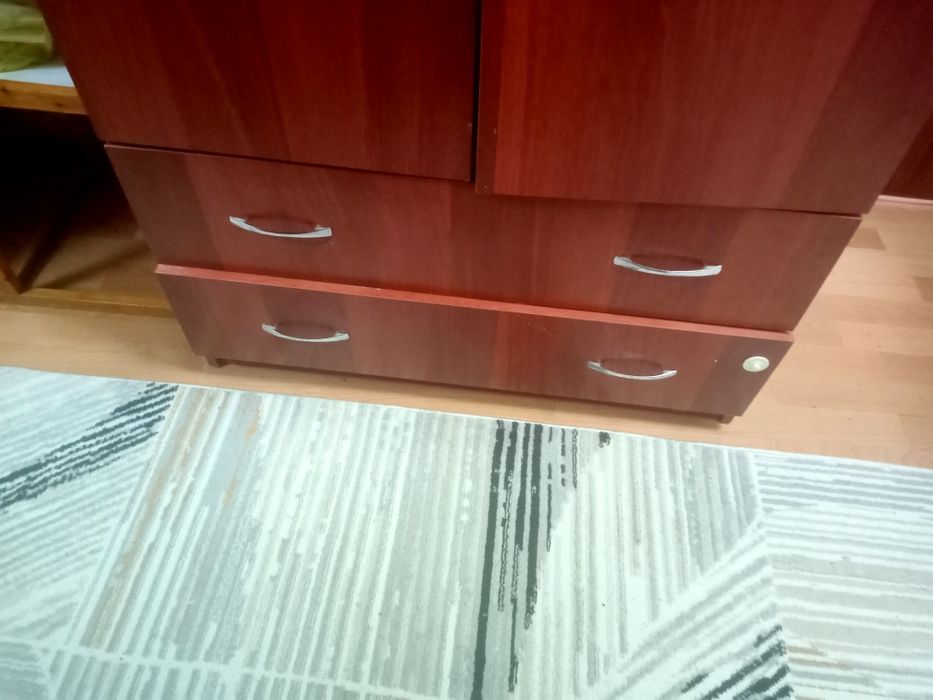 Продам шкаф б/у в хорошем состоянии