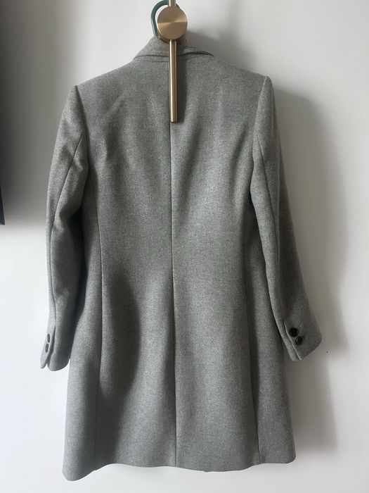Серое классическое пальто Zara, стильное