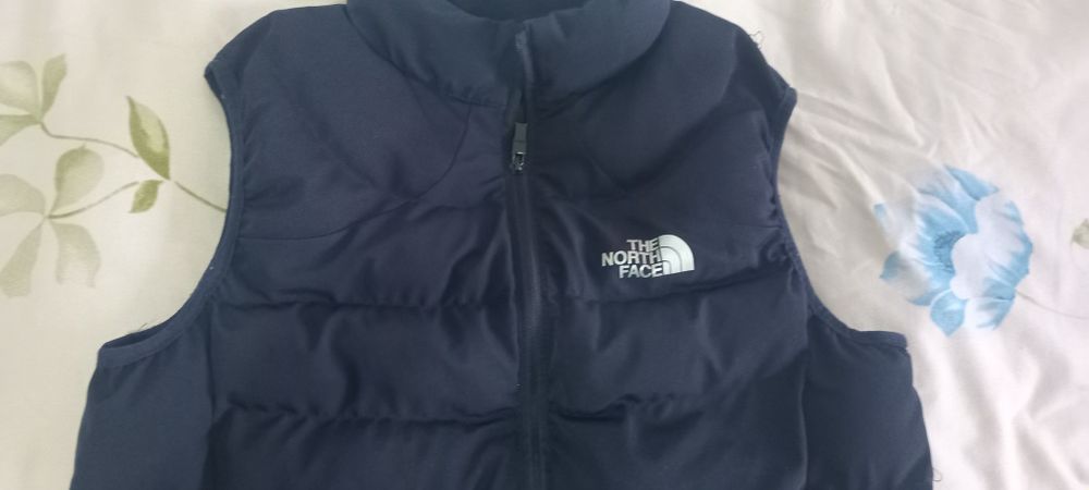 Продам безрукавку на синтипоне