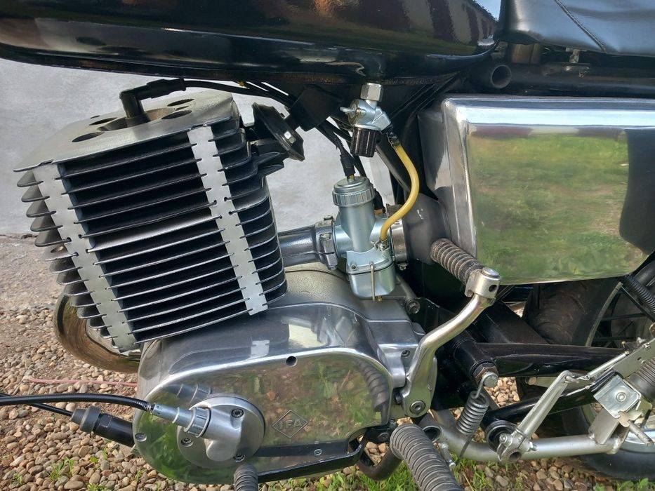 Vind sau schimb... MZ ETZ 250 complect refacut