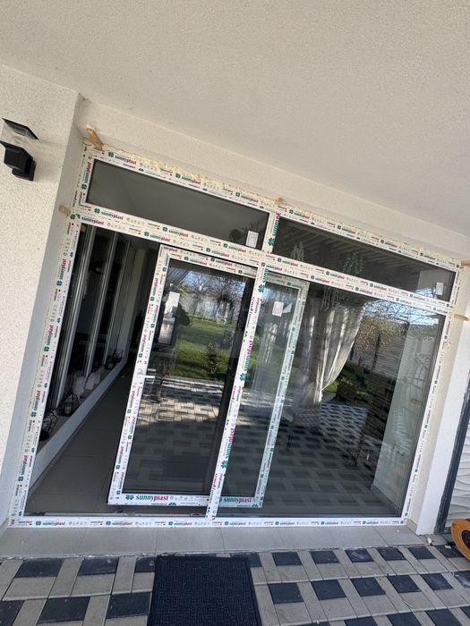 Usi glisante (aluminiu si pvc) la comandă