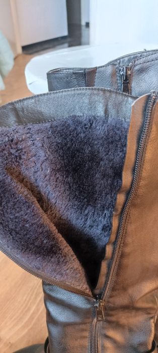 Дамски ботуши с пухенка