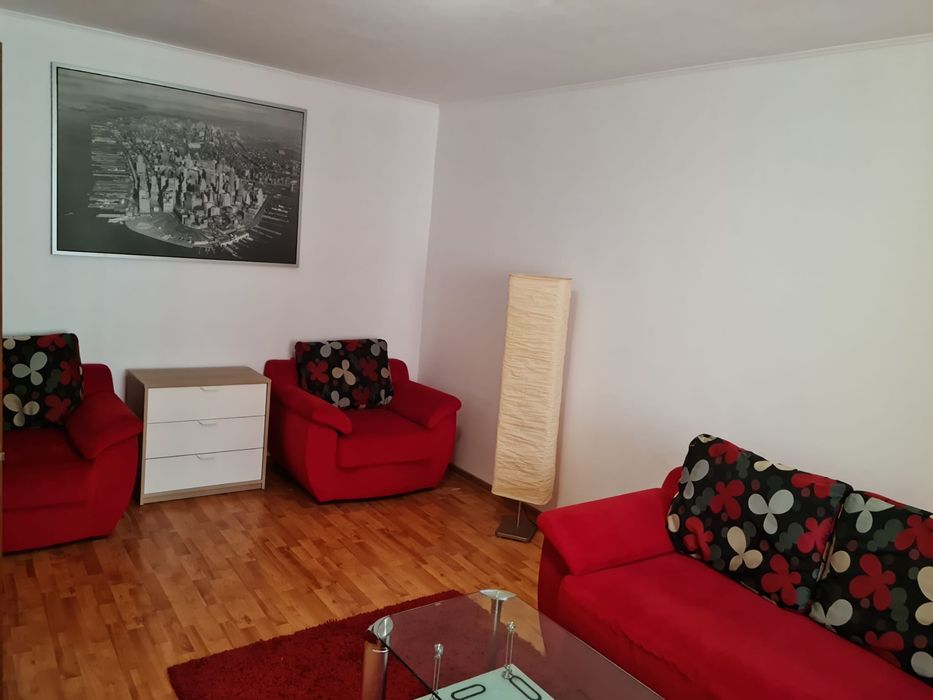 Inchiriez apartament