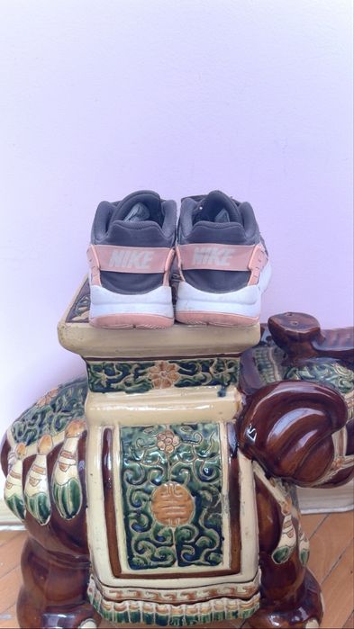 Маратонки Nike.