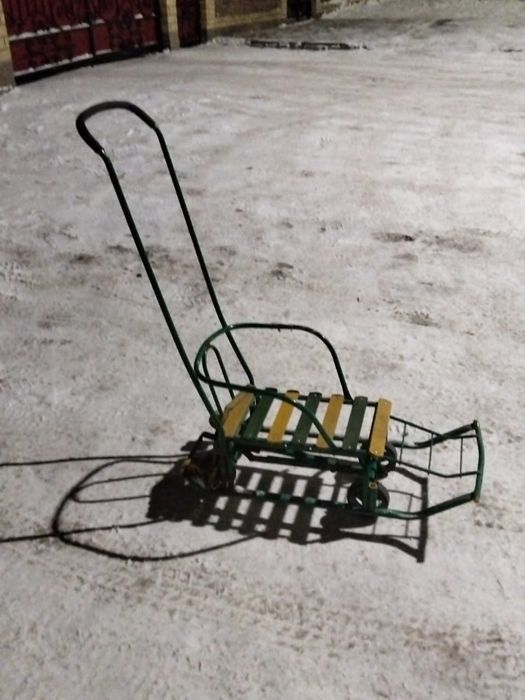 Продам Санки в хорошем состоянии