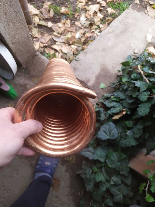 Изработвам медни серпентини