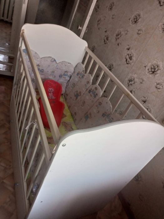Продам детскую кроватку