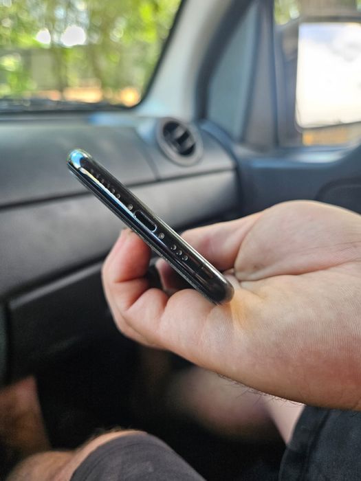 Iphone XS в хорошем состоянии