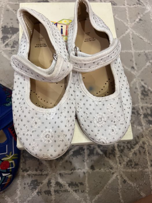 Продам детскую обувь