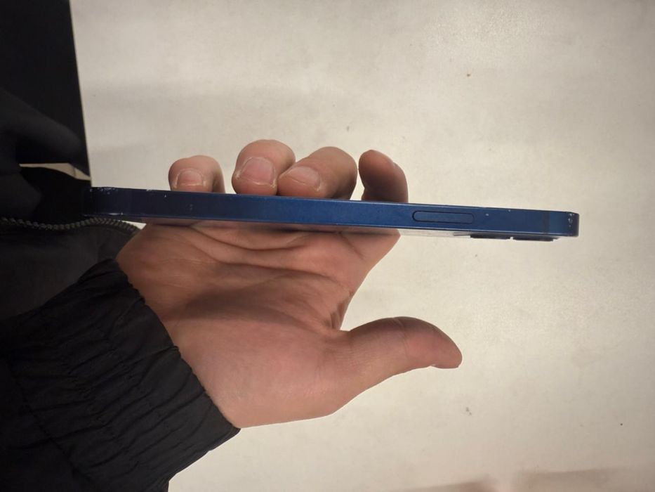 Продам Iphone 12,64gb