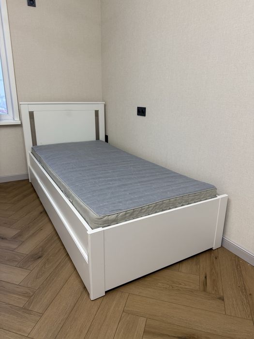 Кровать 90*200  IKEA