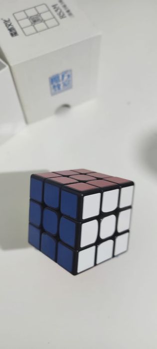 Vând cub Rubik(profesional)