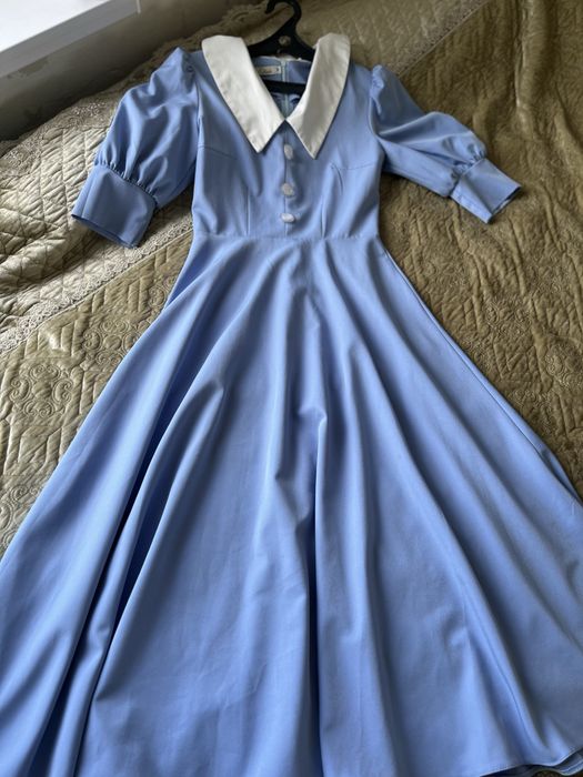 Продаю платья красивые