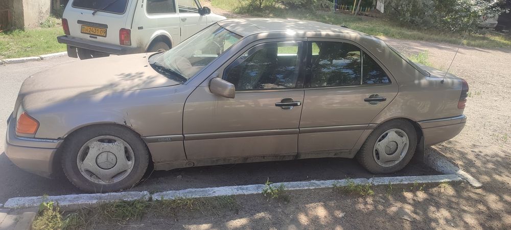 Мерседес 180 (((