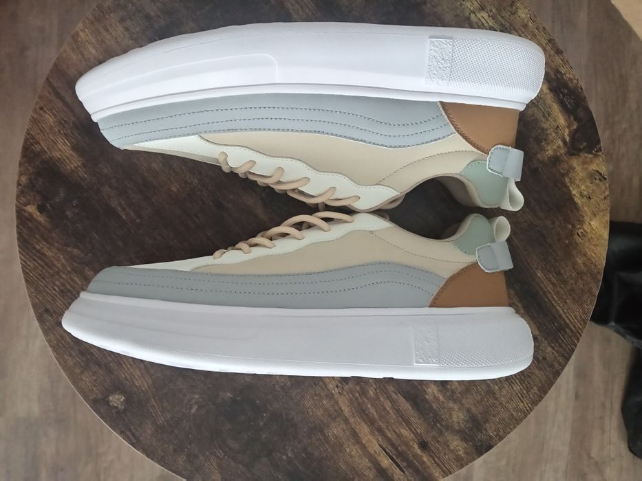 Vând pantofi sport casual pt barbati