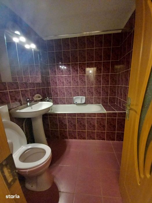 Oituz - in spate la Ursus, apartament 3 camere, etajul 2 !