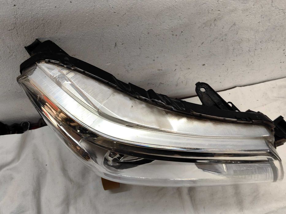 Оригинален фар Нисан Навара  Nissan Navara  2012