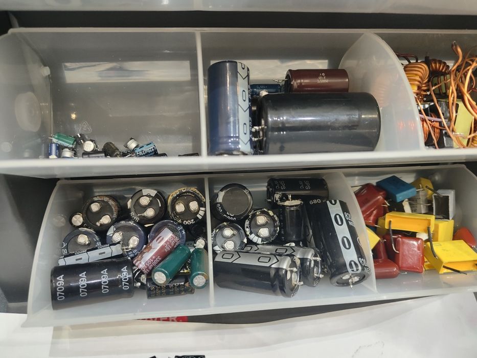 Конденсаторы от 2.2кФ до 4700 мкФ