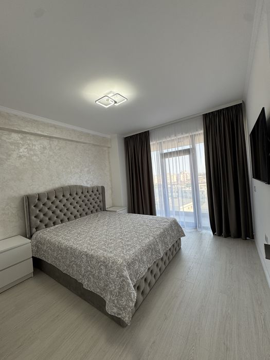 Inchiriez apartament!