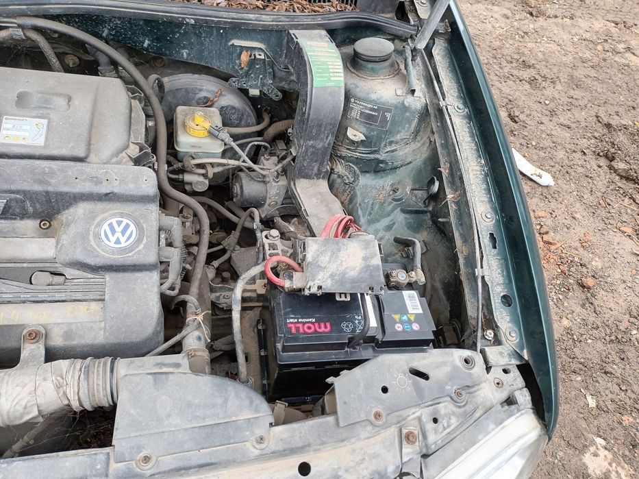 Dezmembrari  VW GOLF 4  1997  > 2006 1.4 16V Benzina