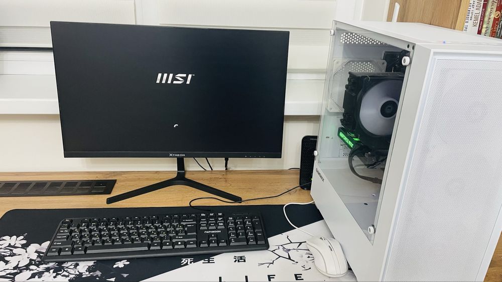 Игровой компьютер в комплекте