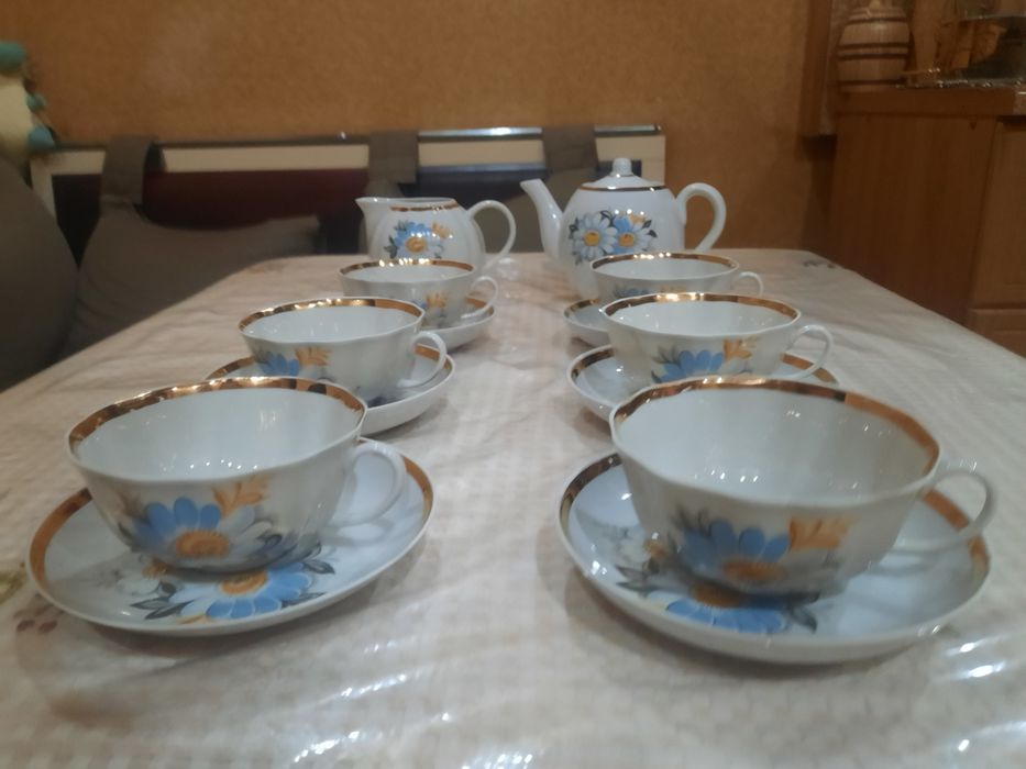Абсолютно новый чайный сервиз на 6 персон.  Дулевский ФЗ.  Чашки-тюльп