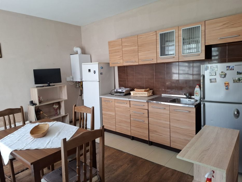 Къща под наем в Елин Пелин