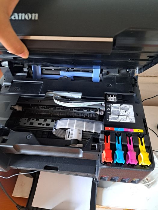 Принтер canon нету краски б/у
