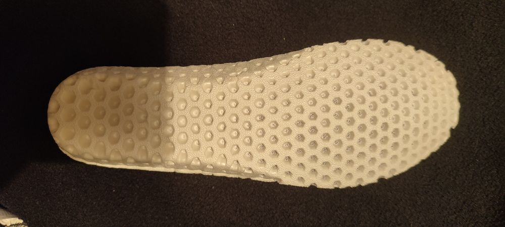 Кроссовки новые.