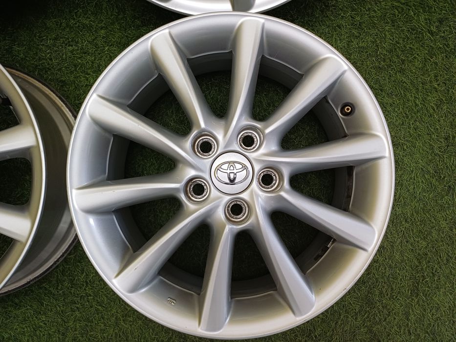 Диски R17 5x114.3 на Toyota.