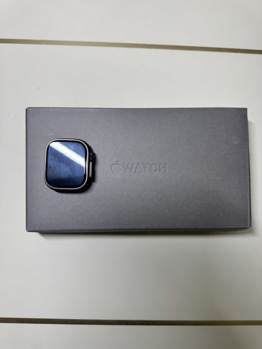 Apple Watch Ultra 3 (49mm, Black Titanium)