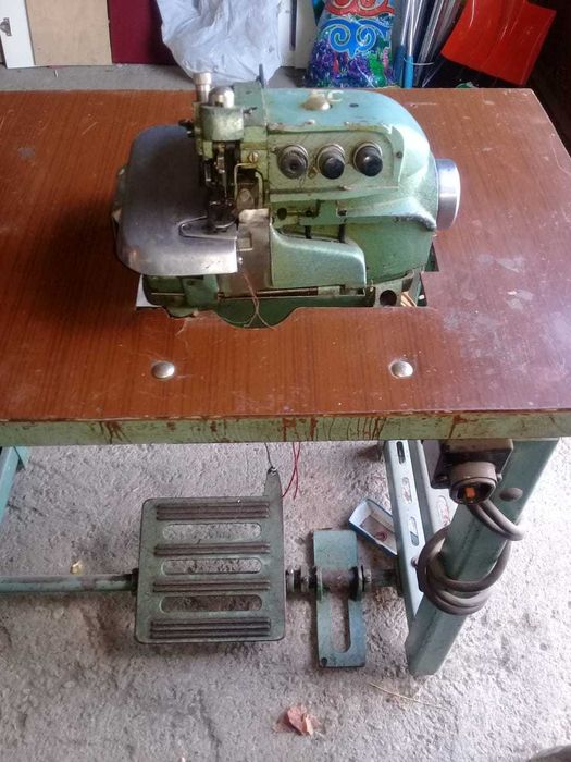 оверлок б /у  сделано в СССР