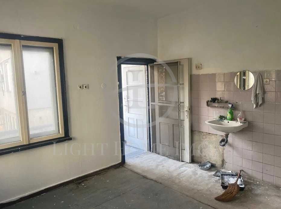 Реф. 3208 Етаж от Къща с четири спални Каменица х-л Норис