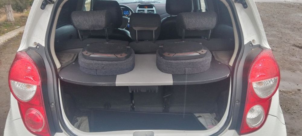 Spark sotiladi (navarotlari bilan)