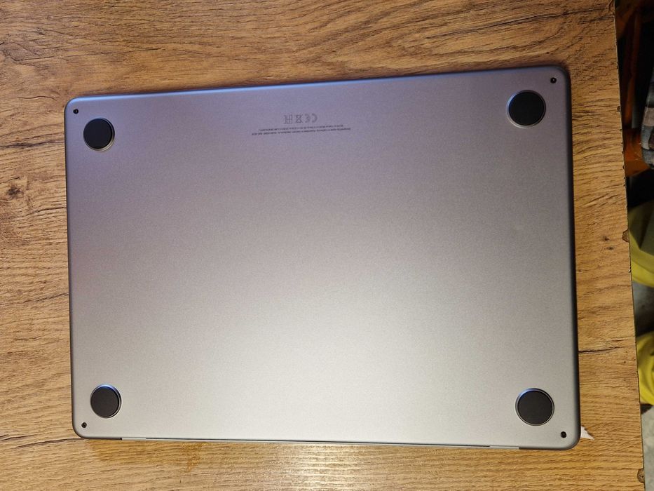 MacBook Air  Liquid Retina 512GB SSD  8GB Ram  Aspect Nou Baterie 100%