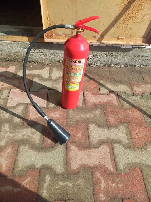 Огнетушитель углекислотный (ОУ)