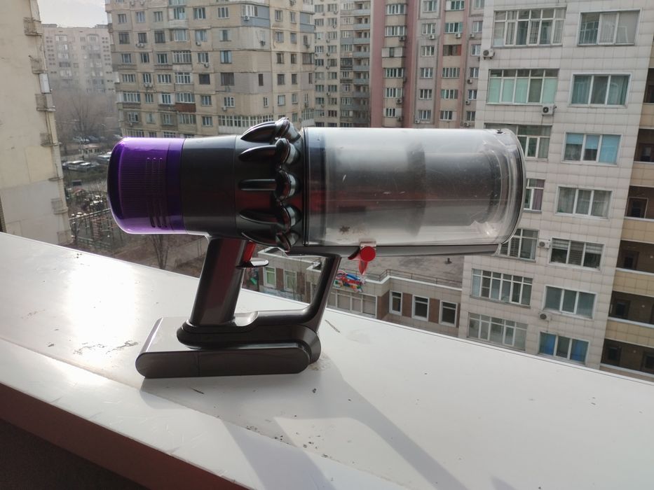 Пылесос Dyson вертикальный